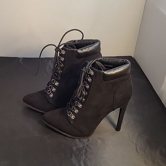 FOREVER 21 SUEDE POINTED TOE LACE UP CLOSURE HIGH HEEL STILETTOS ANKLE BOOTIES - Picture 5 of 16